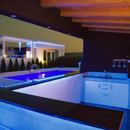 Vila11 Villa